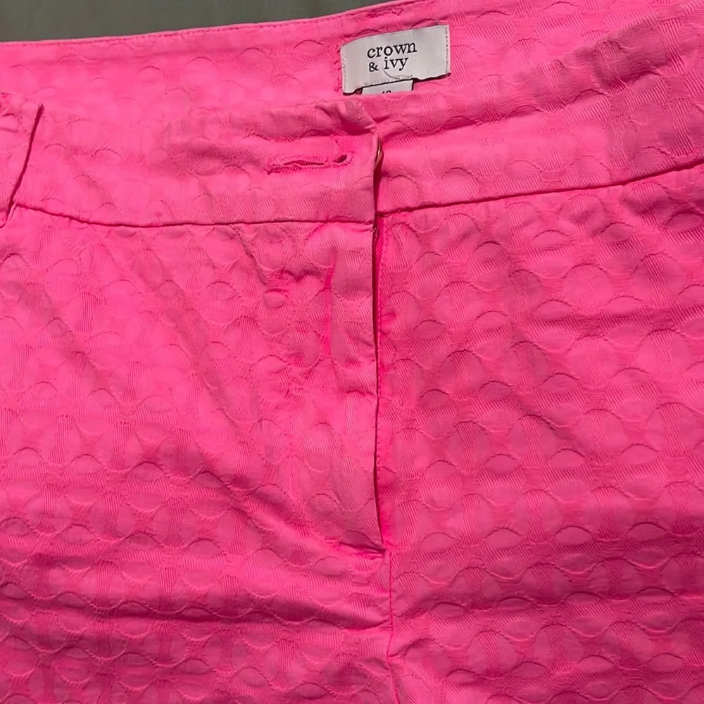 Crown and Ivy Shelby Scalloped Shorts in Pink Rage. Size 12. - Picture 2 of 4